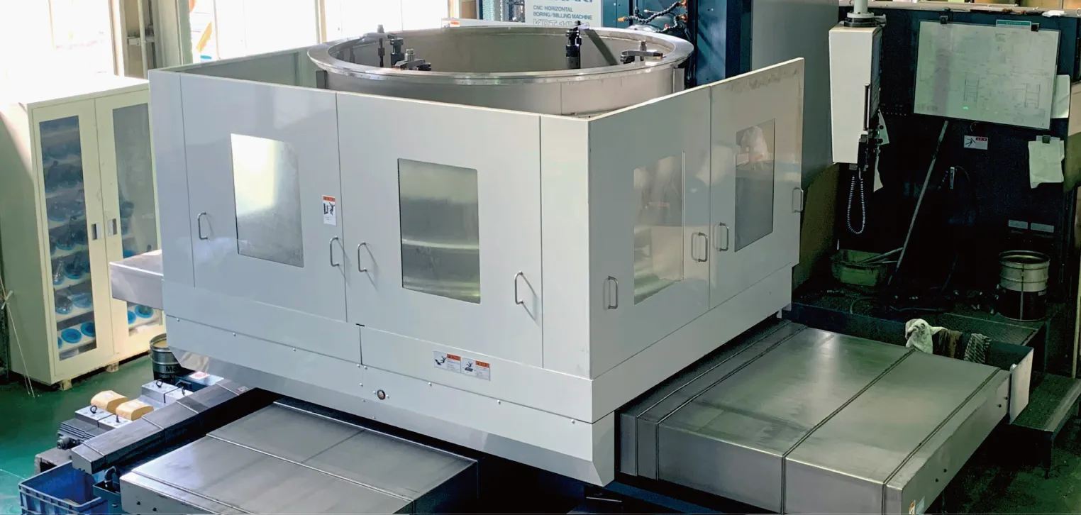 CNC横中繰りフライス盤